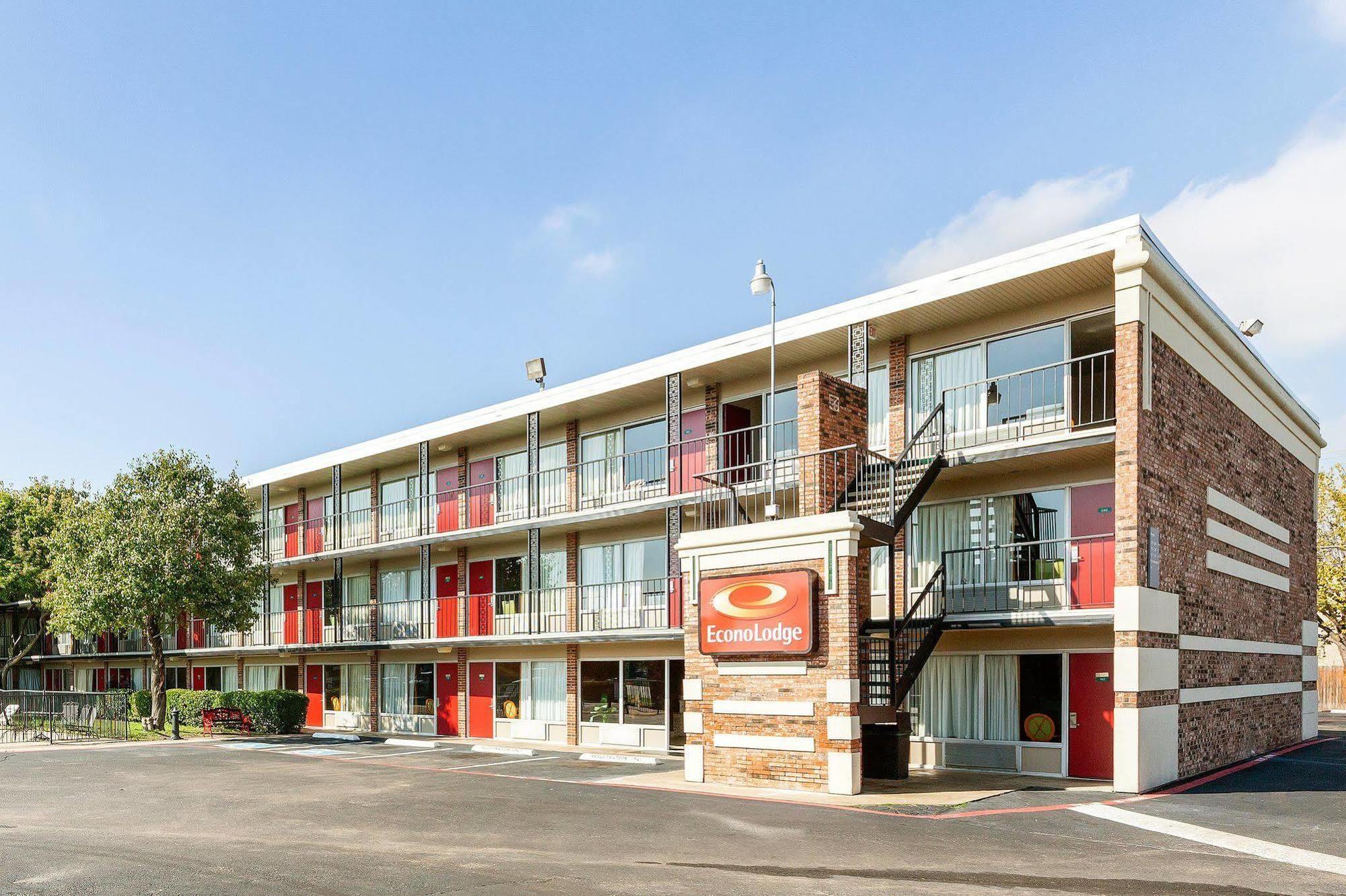 Econo Lodge Airport I-35 North Farmers Branch Luaran gambar