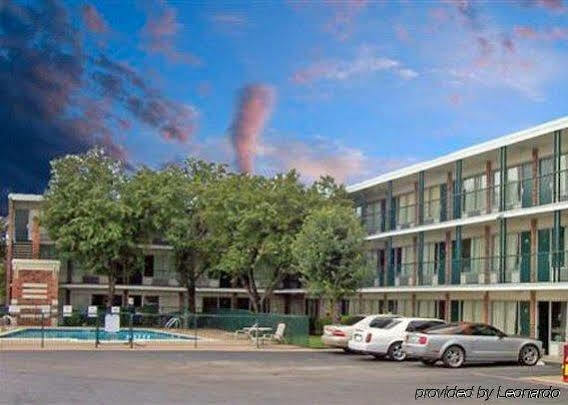 Econo Lodge Airport I-35 North Farmers Branch Luaran gambar